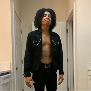 Meet your Posher, Theo